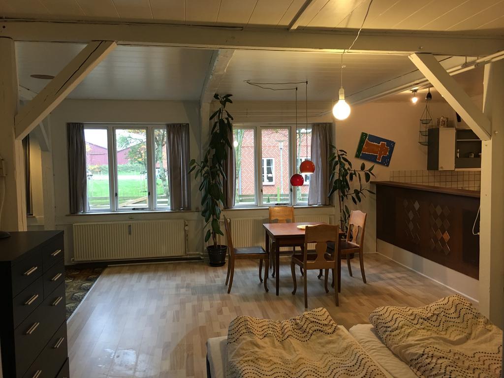 Studio Apartment In Hojer Экстерьер фото